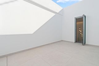 Xalet  Calle munich, 1. Villa de 3 dormitorios con jardín y garaje en benidorm