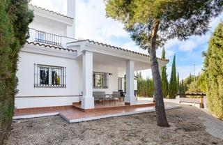 Casa adossada a La Pinilla - Las Palas. Costa blanca eiendom presenta este proyecto ubicado en el espect