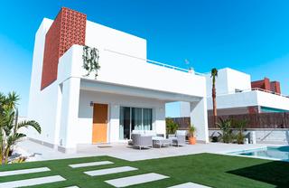 Xalet a Pilar de la Horadada Ciudad. Costa blanca eiendom presenta este fantãstico proyecto de 11 exc