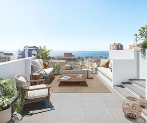 Etagenwohnung in Calle monte sancha, 28. Apartamento de 3 dormitorios y 3 baños con terraza en málaga