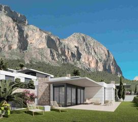 Chalet  Calle mariola s/n. Villa de 3 dormitorios y 3 baños con piscina y garaje en polop