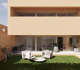 Pis a Torrevieja. Apartamento de 3 dormitorios y 2 baños con piscina y jardín en t
