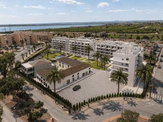 Pis a Guardamar del segura. Apartamento de 2 dormitorios y 2 baños con piscina y terraza en