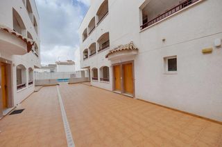 Pis  Calle reina sofía, 10. Apartamento de 1 dormitorio y 1 baño con piscina y jardín en san