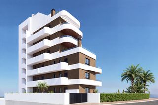 Ático en Guardamar del segura. Ático de 3 dormitorios y 3 baños con piscina y garaje, a 1000 m