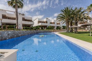 Pis a La zenia. Apartamento planta baja con jardin privado en la zenia