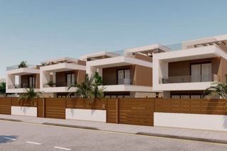 Pis a Pilar de la horadada. Villa  semidetached de 3 dormitorios y 3 baños con piscina y jar
