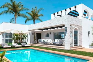 Chalet  Doña pepa. Villa de 3 dormitorios y 2 baños con piscina y jardín en ciudad