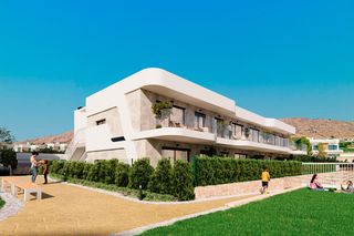 Piso en Golf bahía. Apartamento de 3 dormitorios y 2 baños con piscina y jardín en f