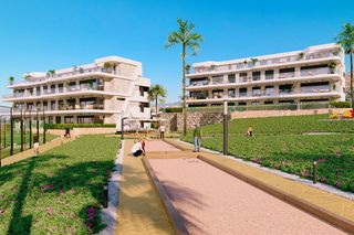 Piso en Golf bahía. Apartamento de 2 dormitorios y 2 baños con piscina y jardín en f