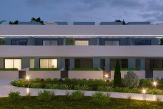 Pis a San bruno. Villa  semidetached de 3 dormitorios y 2 baños con piscina y jar