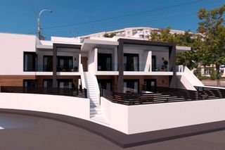 Penthouse in Los palacios. Ático de 2 dormitorios y 2 baños con piscina y jardín en rojales