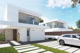 Chalet à Los balcones. Villa de 4 dormitorios y 4 baños con piscina y jardín en torrevi