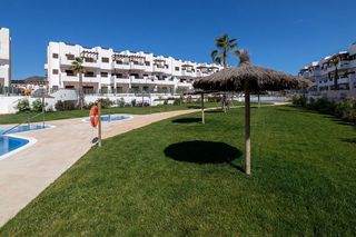 Pis  Mar de pulpí. Apartamento de 2 dormitorios y 1 baño con piscina y jardín en sa