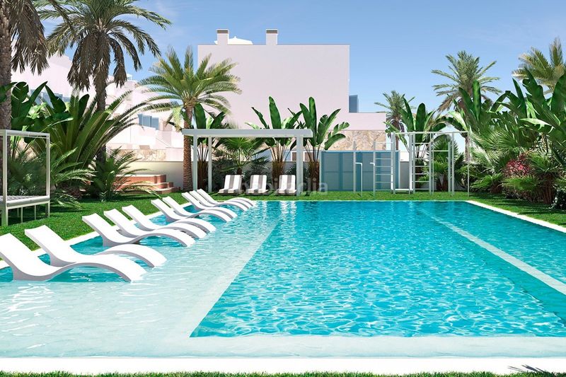 Foto 113b35b5-9891-4609-b9cf-f44afa689f8e. Ático en playa del puerto ático de 2 dormitorios y 2 baños con piscina y jardín en Torre de la Horadada en Pilar de la Horadada