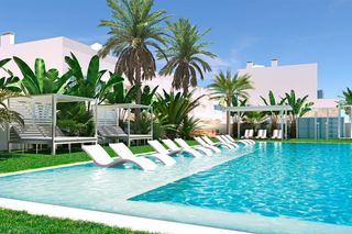 Pis a Playa del puerto. Apartamento de 3 dormitorios y 2 baños con piscina y jardín en t