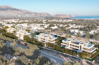 Pis  Puerto azul. Apartamento de 2 dormitorios y 2 baños con piscina y jardín en l