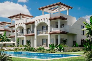 Attico  Doña pepa. Ático de 2 dormitorios y 2 baños con piscina y jardín en ciudad