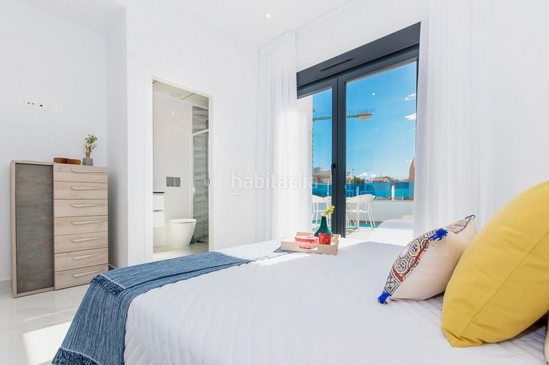 Foto f7830f11-f088-400f-8437-ce560a259dcd. Chalet en vistabella golf villa de 3 dormitorios y 3 baños con piscina y jardín en vistabella golf en Orihuela