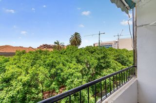 Piso  Calle de los doscientos. Amplia vivienda de 4 dormitorios junto a los  juzgados de alican