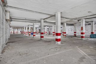 Parking voiture à Muncipality of elche. Gran sótano de  con excelente potencial de inversión en elche