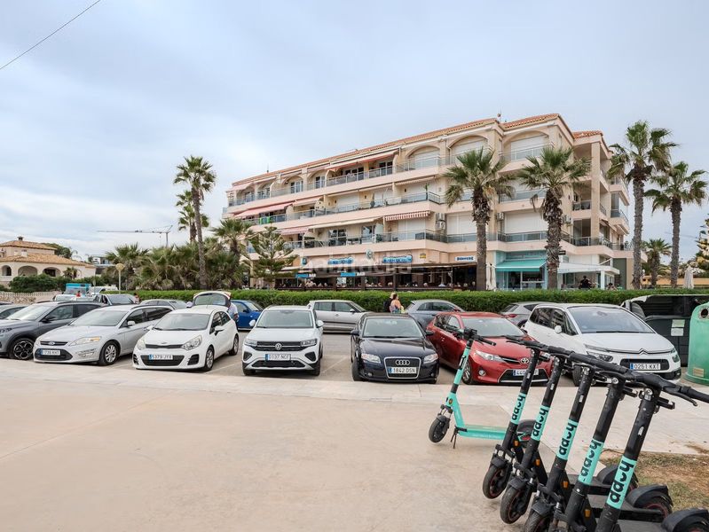 Foto 0974441c-bfd7-4209-a51b-f0122aae6843. Pis amb aparcament piscina a Playa Flamenca Orihuela