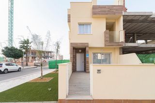 Reihenhaus in Urb. el ancora. Dúplex de 2 dormitorios en venta en la manga del mar menor, con
