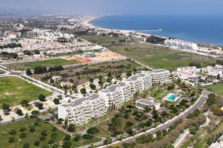 Àtic  Playa de la almadraba. Ático de 3 dormitorios y 2 baños con piscina y jardín en el verg