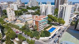 Etagenwohnung in Avenida san sebastián, 8. Piso de 3 dormitorios con amplia terraza a pocos pasos del mar e