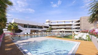 Attico in Calle jose carreras, 3. Ático de 2 dormitorios y 1 baño con piscina y jardín en torrevie