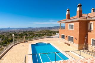 Chalet à Zeniamar - Horizonte - La Campana. Esta ãºnica villa estã¡ ubicada en un entorno impresionante en c