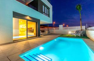 Xalet a Rojales. Costa blanca eiendom presenta este exclusivo proyecto de villas
