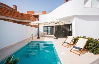 Chalet en Los Balcones-Los Altos. Costa blanca eiendom presenta este fantastico proyecto de 4 chal