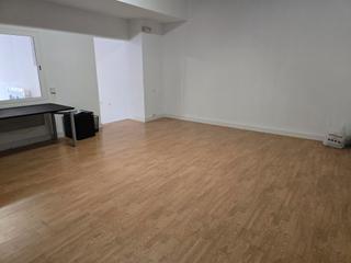 Local Comercial a Rambla de penyafel 7. Local de 90m2 con salida a 2 calles