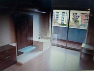 Flat in Passeig de la renaixença 21. Piso de 80m2, 2 habitaciones, 2 baños , parking y piscina