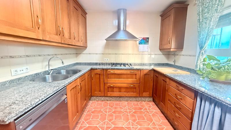 Foto ebe27c38-a614-45fb-a9f0-c243329798bc. Casa amb xemeneia calefacció aparcament piscina a Almodóvar del Río