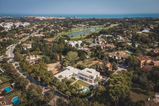 Casa en Sotogrande Costa. Brand-new beachside villa
