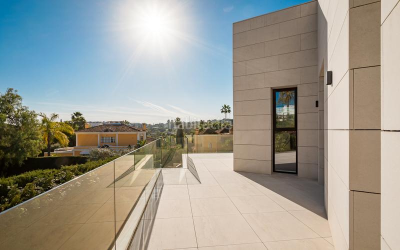 Foto a4cf1fce-a0d4-4c4d-8836-8aea2658bfa1. Casa villa parcela del golf en Aloha Marbella