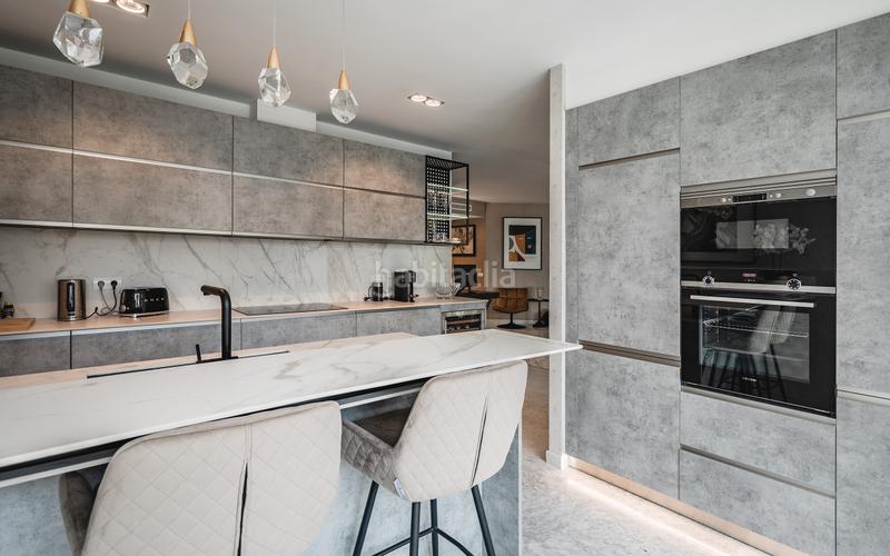 Foto 14435206-dd75-4b26-864e-2c1f9cfc684e. Piso fully renovated southwest-facing apartment in beachfront en Marbella