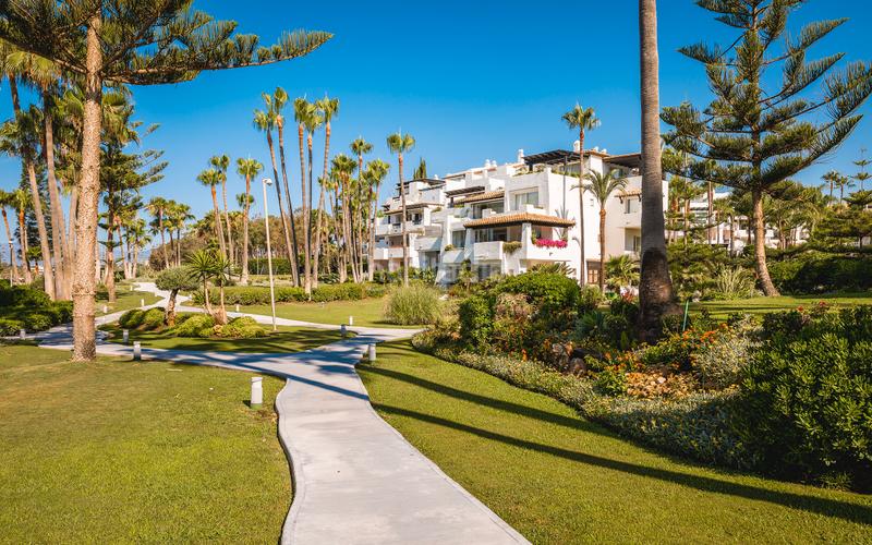 Foto 5f2cca68-593a-4dae-a9cd-92d59b439fa3. Piso fully renovated southwest-facing apartment in beachfront en Marbella