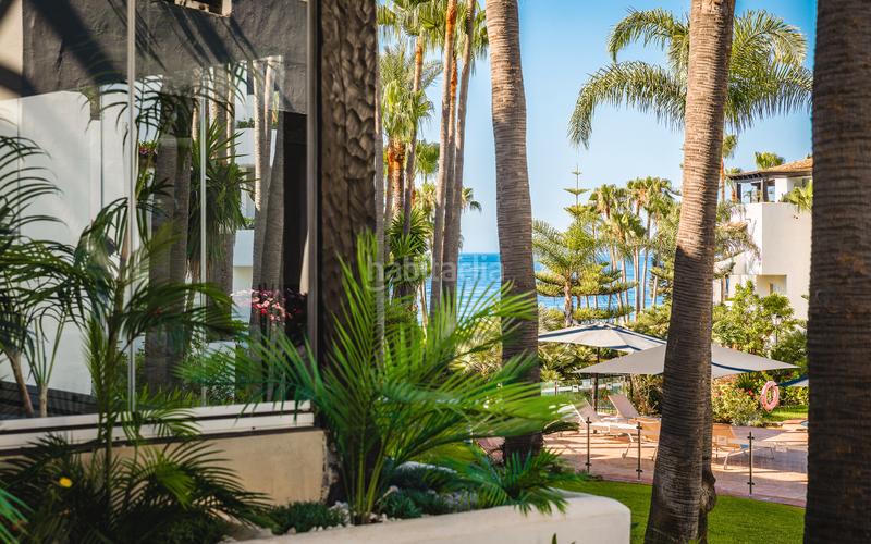 Foto c7fdcd87-6cab-4573-a1de-1f64238d04ec. Piso fully renovated southwest-facing apartment in beachfront en Marbella