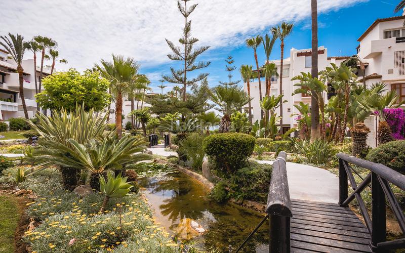 Foto e192406a-9618-4848-883c-ba2a45c59514. Piso fully renovated southwest-facing apartment in beachfront en Marbella