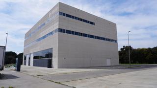 Nau industrial a Plaa de la vila 2. Nave 2.300 m2 impecable