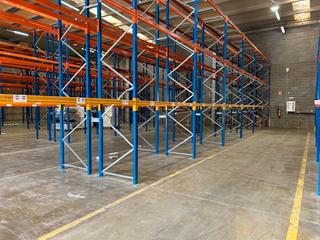 Rent Industrial building in Plaça de la vila 2. Nave industrial 2.800 m2