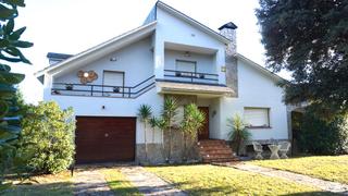 Maison à Santa Maria de Palautordera. Impecable casa con gran jardín y vistas al bosque .