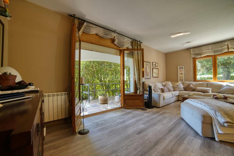 Foto afea9483-67b5-41e8-849a-0134307cd3b6. Casa amb xemeneia calefacció aparcament a Santa Maria de Palautordera