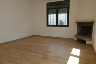 Rez-de-chaussée à Santa Maria de Palautordera. Pis planta baja con patio