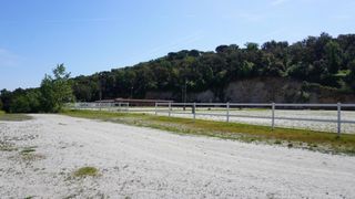 Rural plot in Vallgorguina. Hípica con instalaciones y casa
