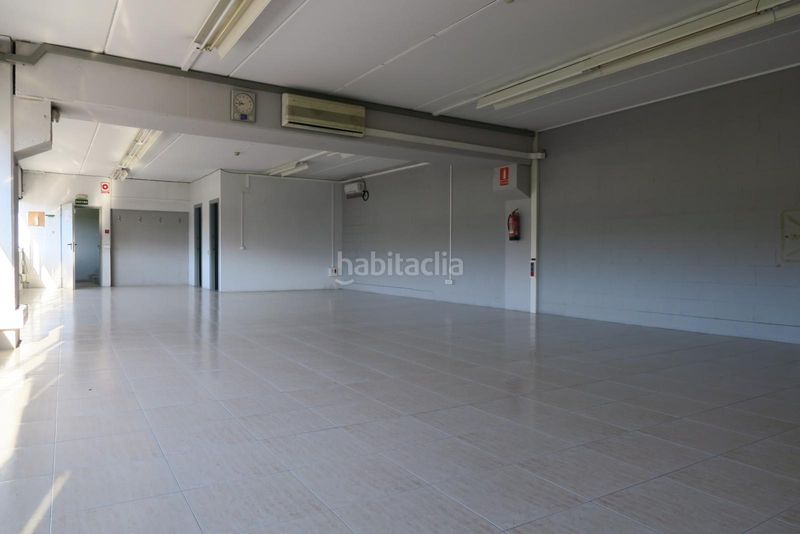 Foto 9d7ea1c3-2814-4ca4-a479-d107c075cb0a. Nau industrial a Sant Celoni