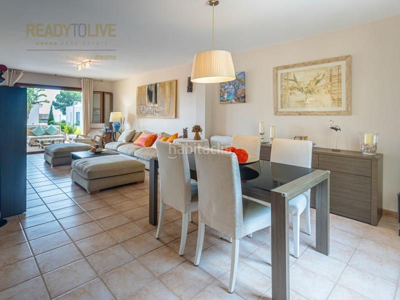 Foto 74bf2a4f-7c8f-423d-802e-3e396644ceef. Casa adossada amb aparcament piscina a port d´Alcúdia-platja dálcúdia Alcúdia